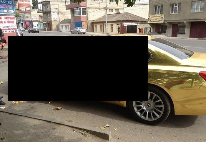 Золотую BMW проверили на вшивость (фото)